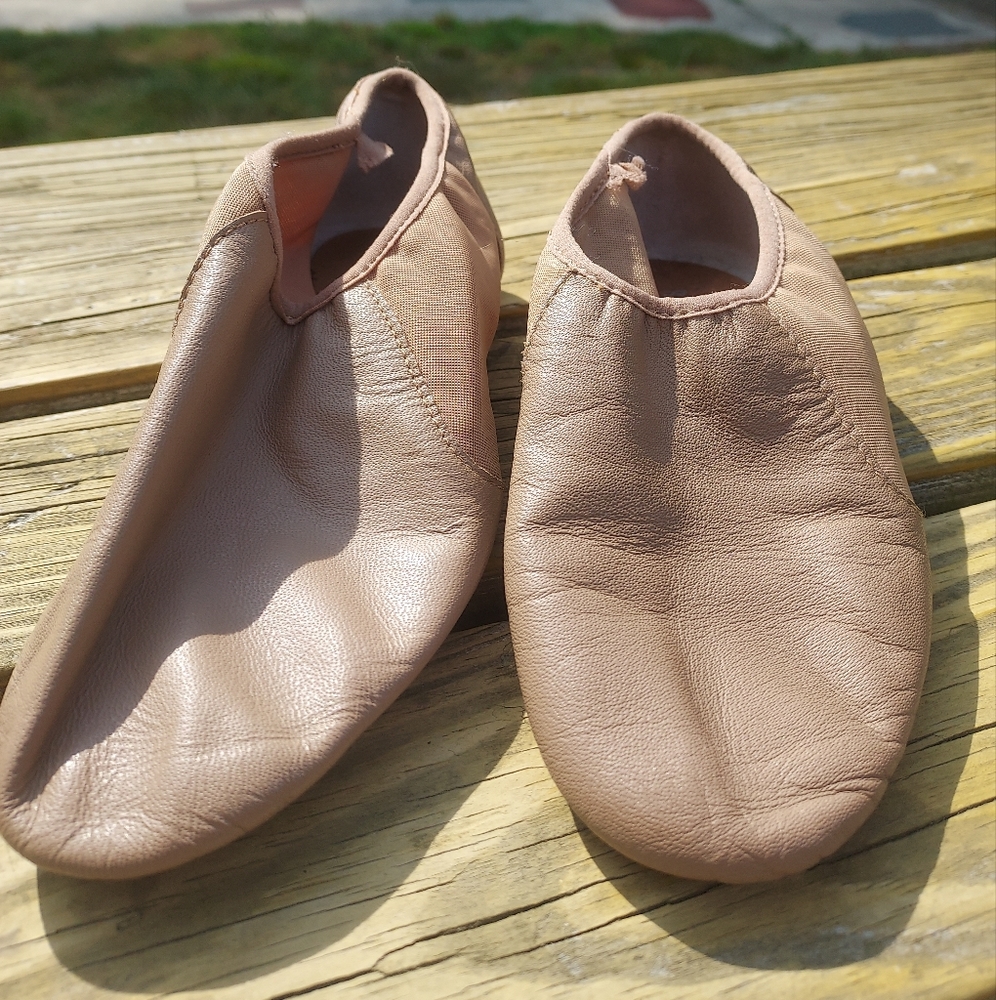 Size 4 (kids) Bloch Jazz Shoes